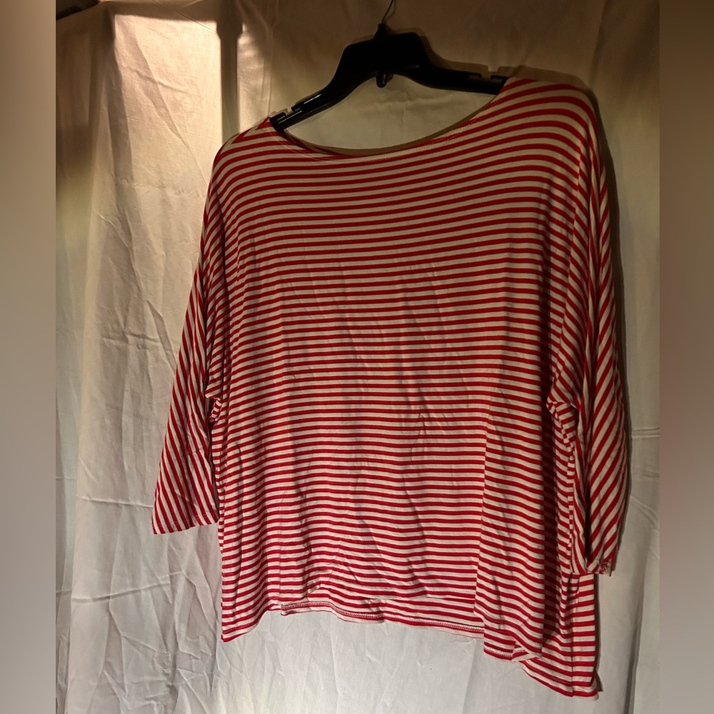 Fighting eel red and white long sleeve top